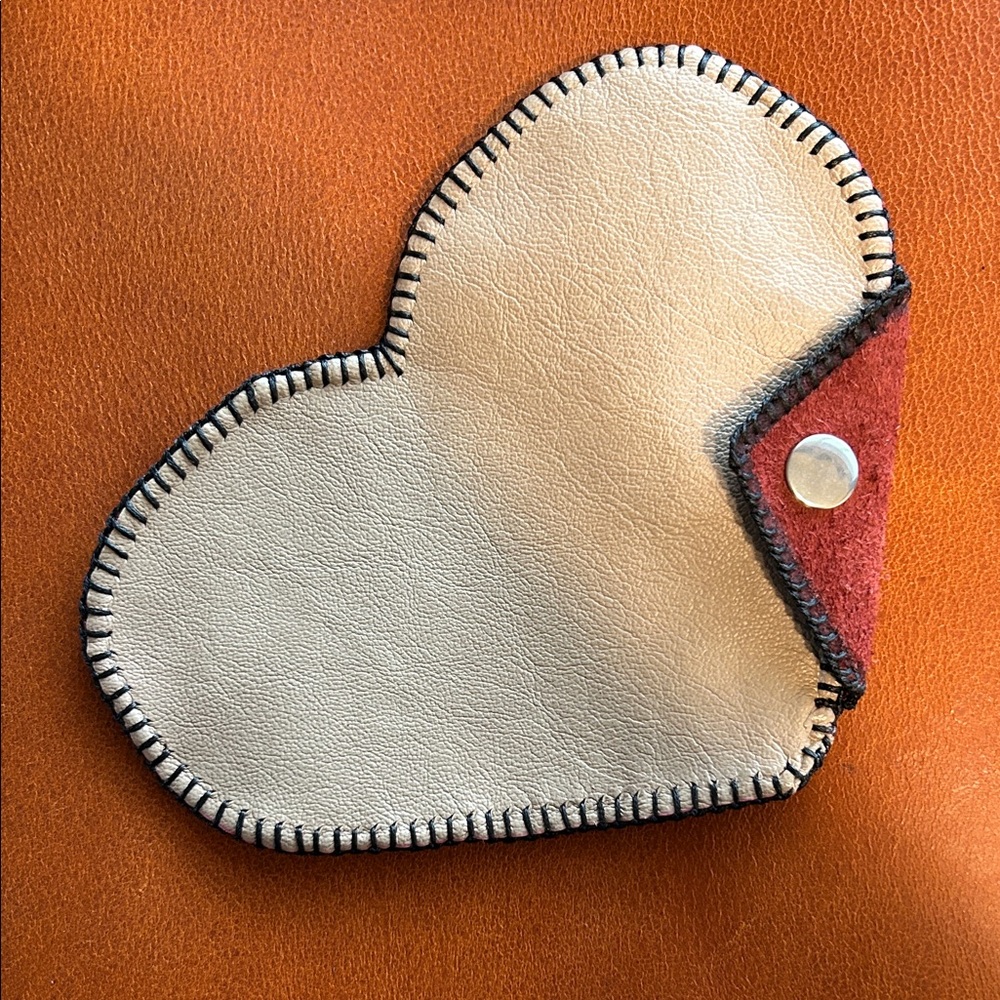 Heart-Shaped Leather large pouch-
Handmade